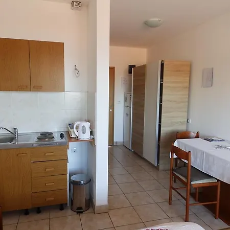 Apartment Sea View Saric
